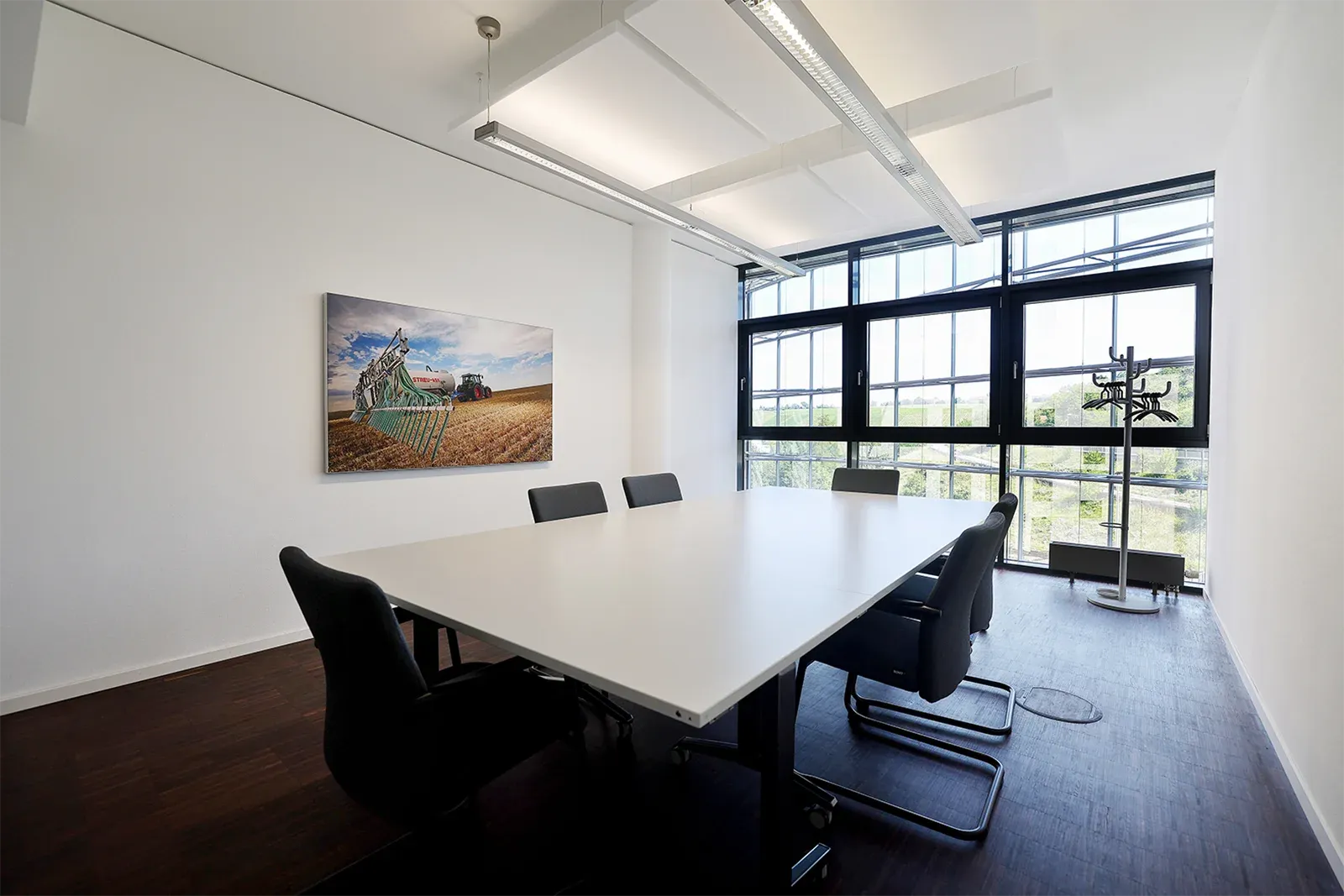 Modernes Büro mit Blick auf die Weinberge, Oasis II, Stuttgart